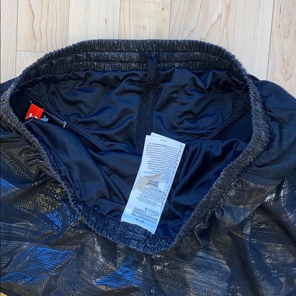 Under Armour Run Shorts - Picture 5 of 8